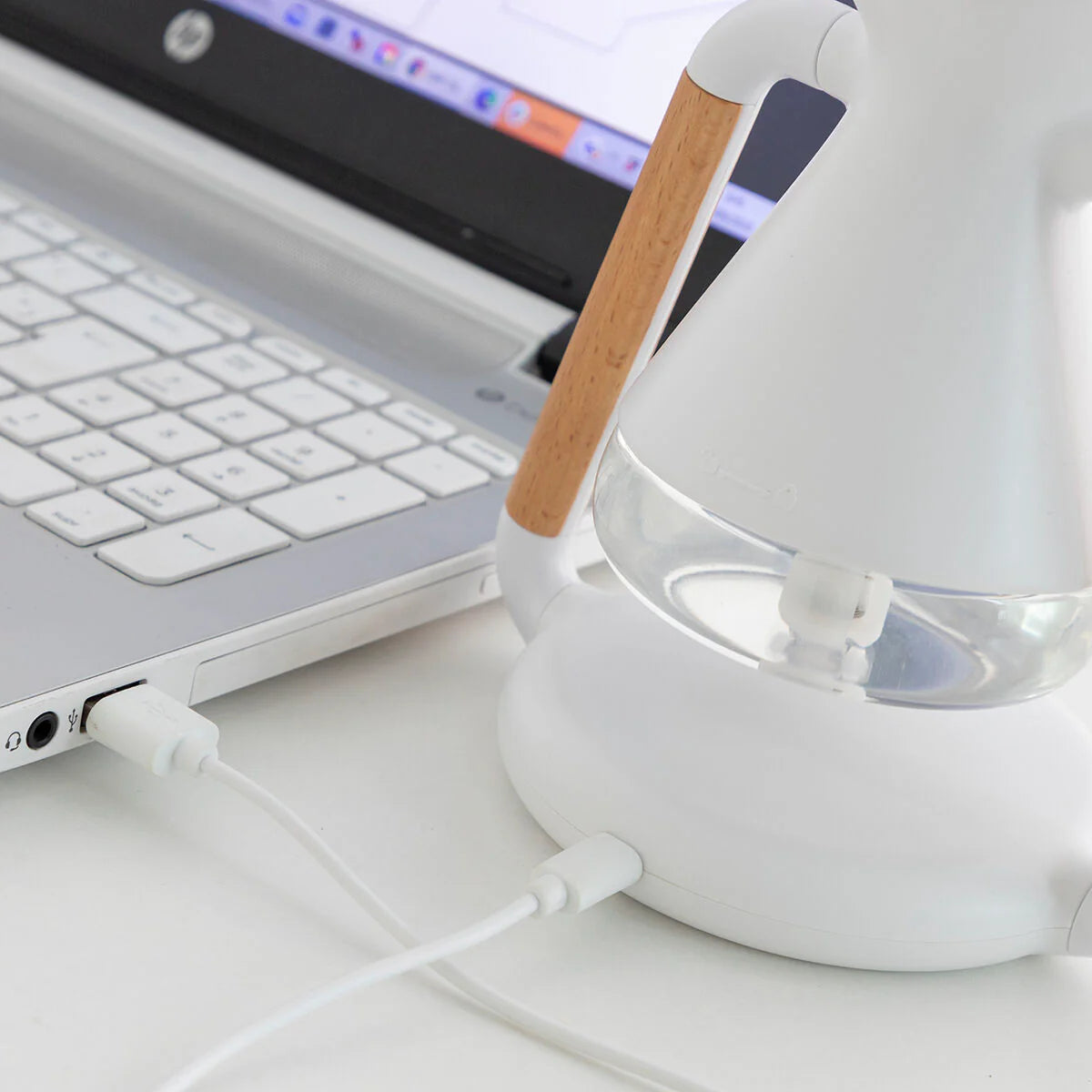 Humidificador Difusor de Aromas y Cargador Inalámbrico Aura Dock